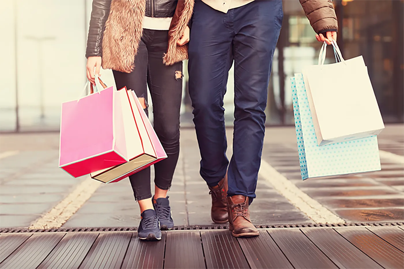 Couple with shopping bags